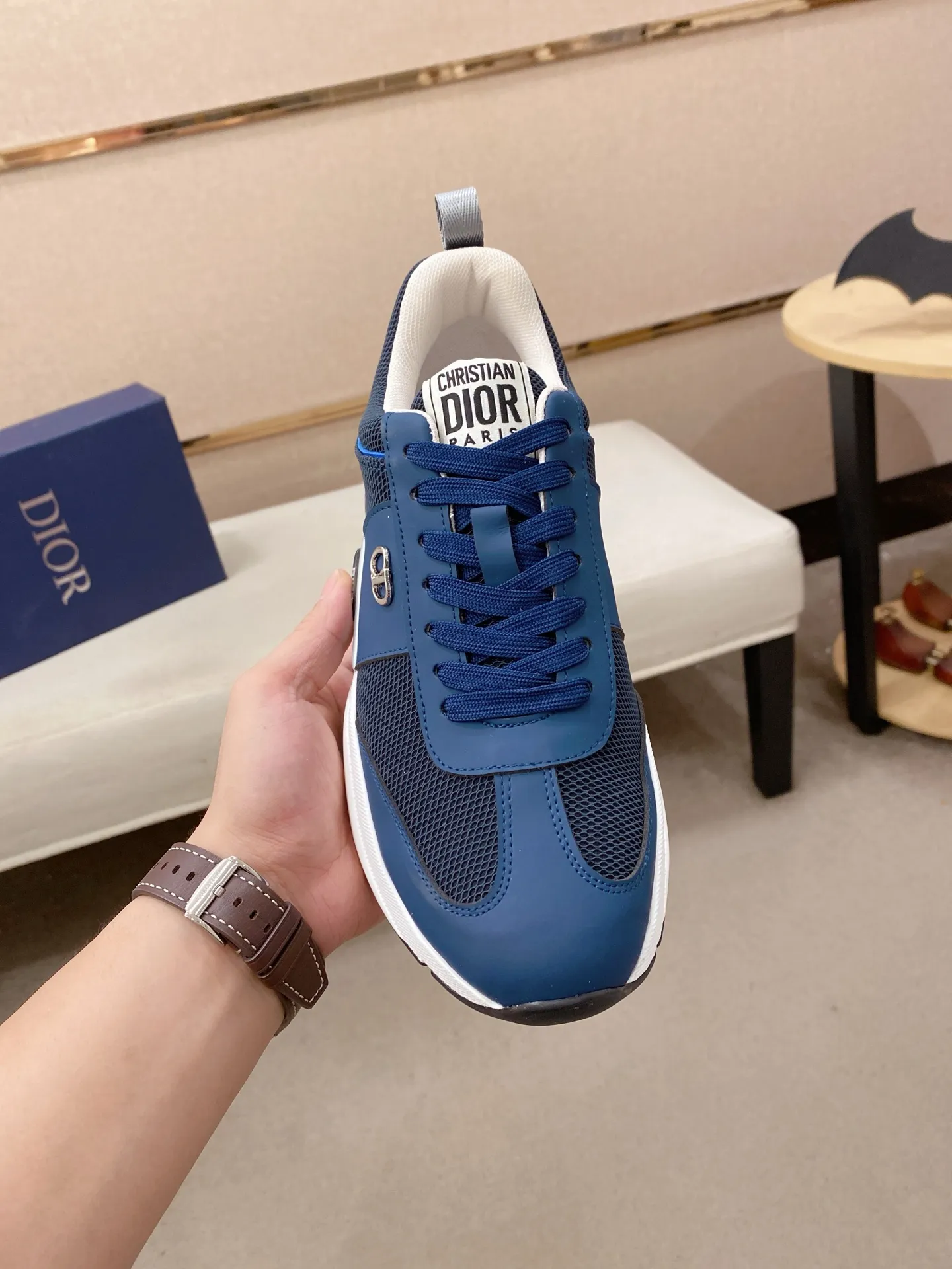Men's shoes💰 462💰🇮🇹🇮🇹Dior d The new model is on sale at the same time at the counter. The upper 🇮🇹 is imported Italian first-layer cowhide, and the lining is fully imported sheepskin 💪💪. It is a complete 1⃣️ to 1⃣️ replica 🇮🇹💪💪, ⚠ Sole: The original sole is specially provided by the original factory. The exclusive movable molded sole is super comfortable. ⚠Original factory single goods, 🔍🔍high quality, you can enter and leave the counter at will, welcome to compare⚠. Code number: 38-44. Can be customized 45-46.